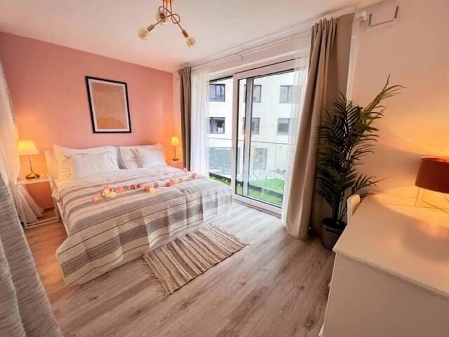B104 - Liberty Bridge Lovely Home With Free Parking ブダペスト エクステリア 写真